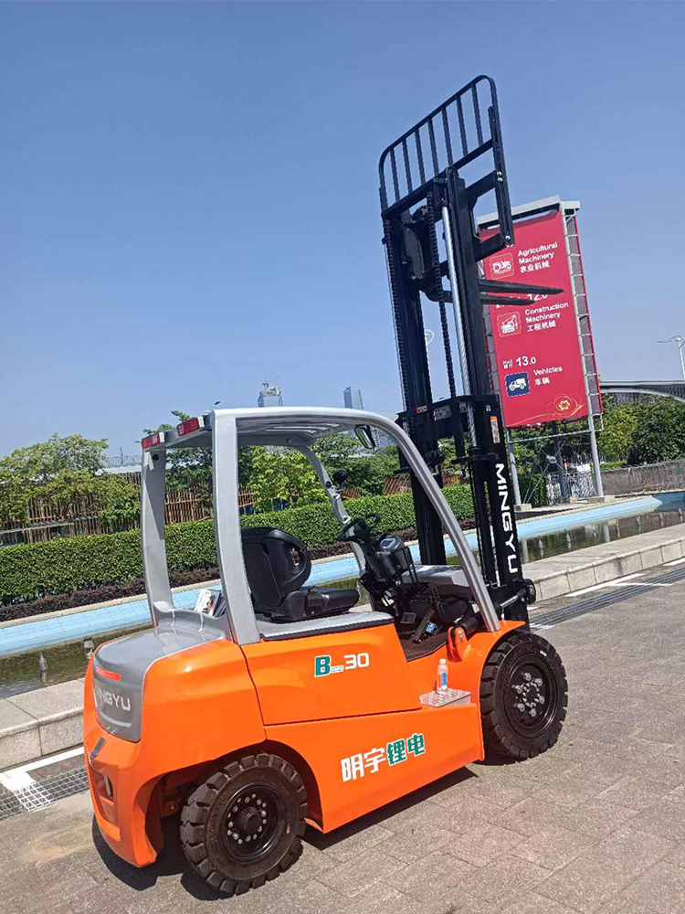 Shandong MINGYU Forklift Make A Splash At Canton Fair