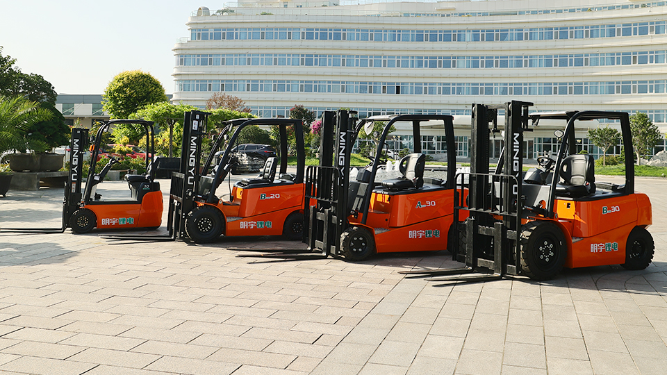 How to Operate a Forklift Truck