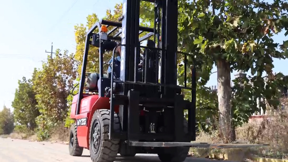 how old must you be to operate a forklift